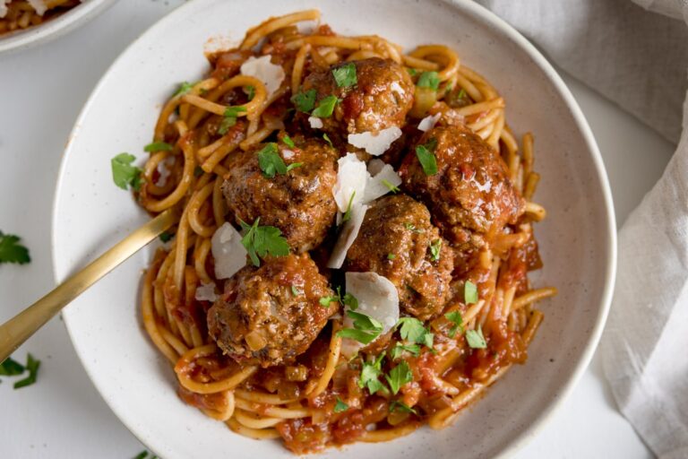 One-Pan Spaghetti and Meatballs – Nicky’s Kitchen Sanctuary